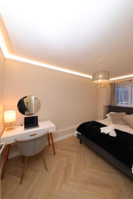 Riverside Serviced Apartments London Exterior photo